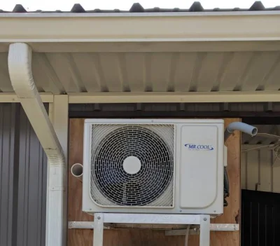 Aire acondicionado solar híbrido con bomba de calor para escuela, oficina y hotel